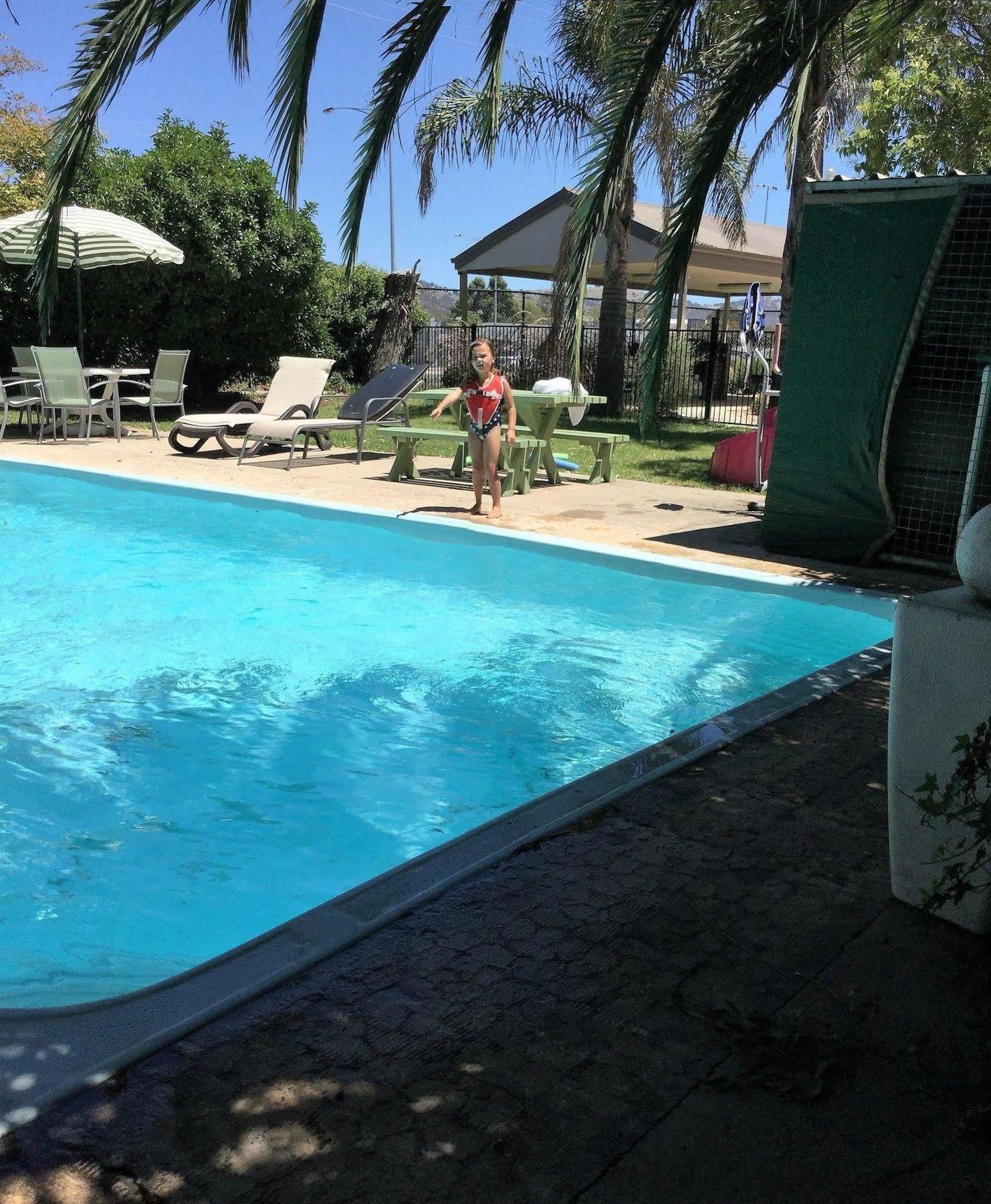 Murray Valley Motel ウォドンガ エクステリア 写真